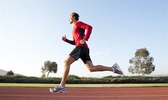 Трчањето е одлична вежба за подобрување на потенцијата на мажот. 