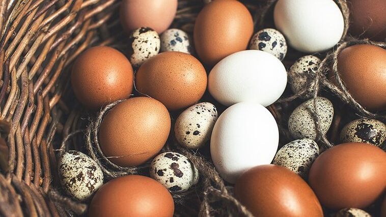 Јајцата од препелица и пилешко треба да се додадат во исхраната на мажот за да се одржи потенцијата. 